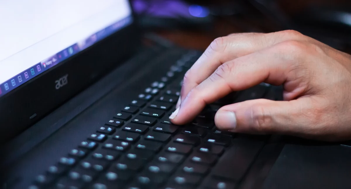 Ministerstwo Rozwoju i Technologii ostrzega przed nowym oszustwem internetowym