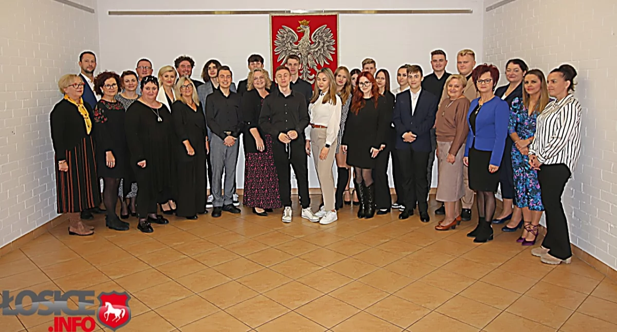 XIV Sesja Młodzieżowej Rady Miasta i Gminy Łosice: Podsumowanie Działalności i Plany na Przyszłość