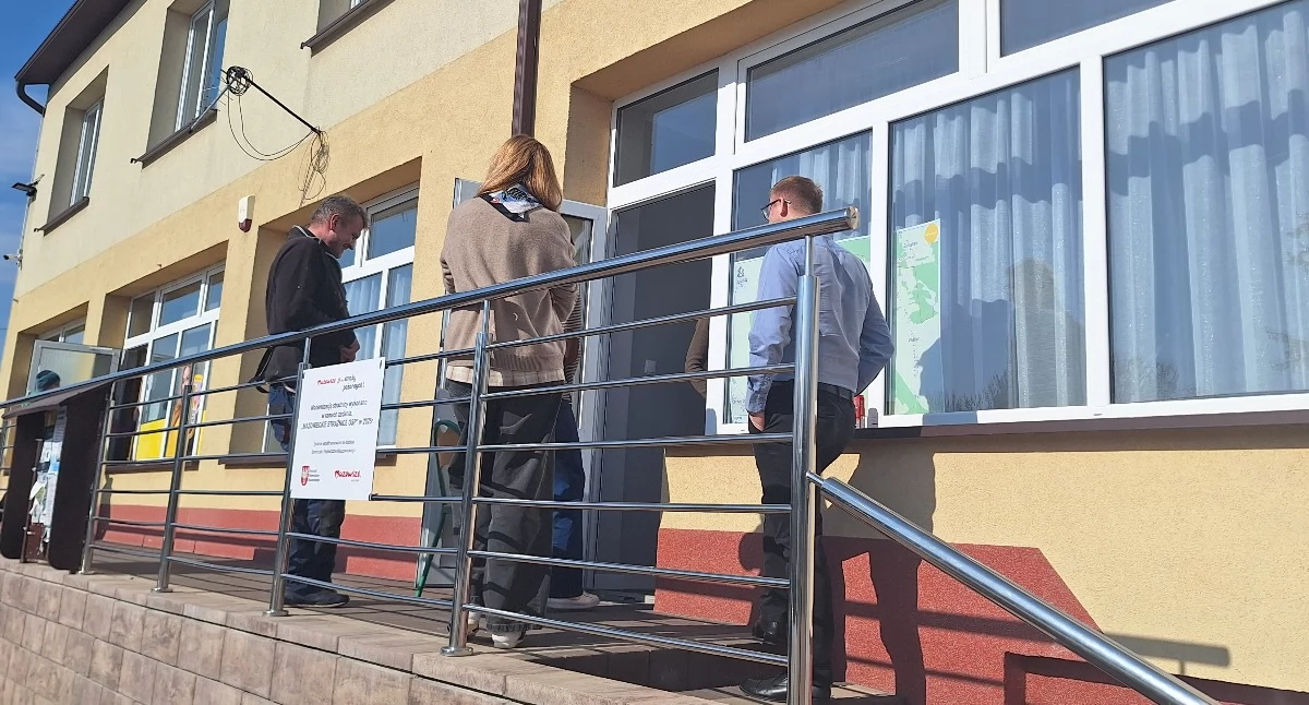 Mieszkańcy Starych Szpaków rozmawiali o planowanych elektrowniach wiatrowych 