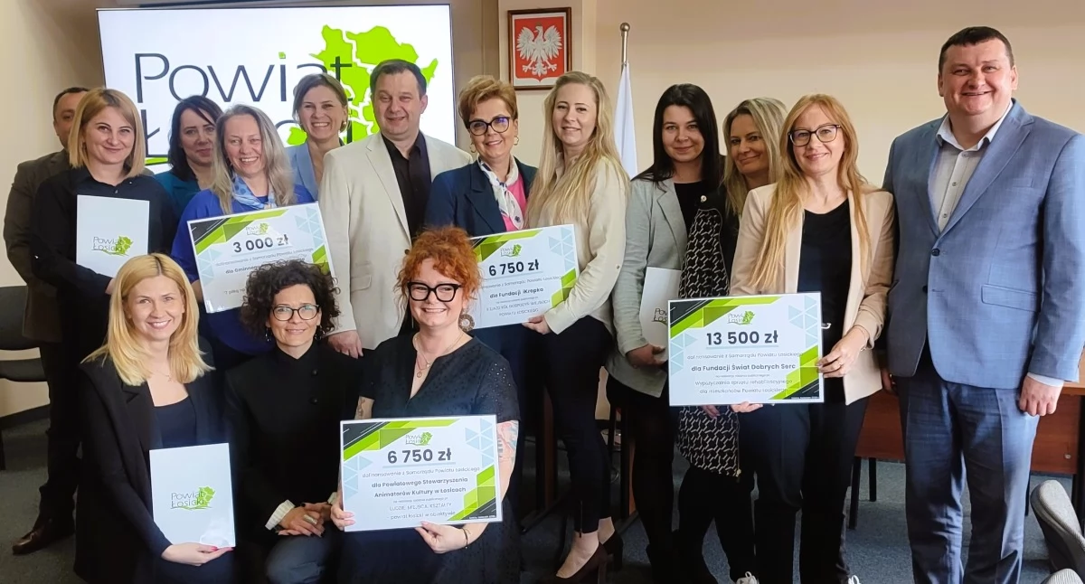 Powiat podpisał umowy z organizacjami pozarządowymi. Dofinansowanie otrzymało pięć projektów