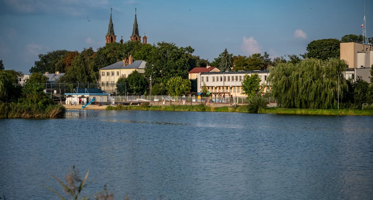 Wędkarskie emocje nad zalewem. Koło PZW nr 8 zaprasza dzieci i dorosłych