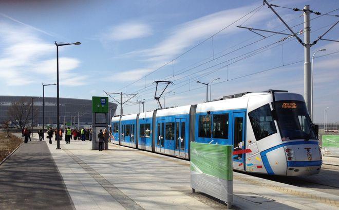Specjalne linie autobusowe i tramwajowe wyjadą tuż przed weekendem na wrocławskie trasy