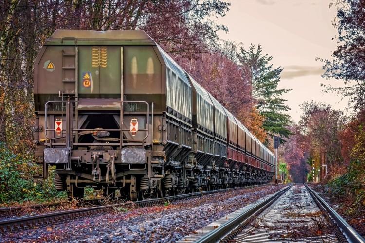 Pożar w Radwanicach pod Wrocławiem. Pali się wagon kolejowy