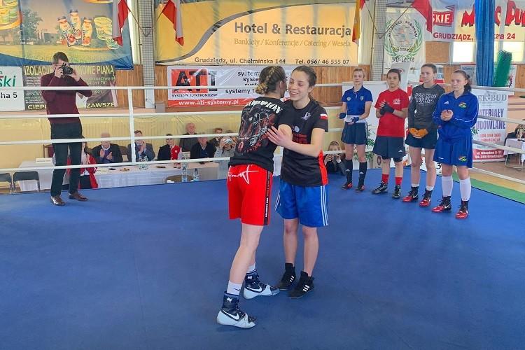 Zawodniczka Adrenalina Boxing Club ze srebrnym medalem mistrzostw Polski