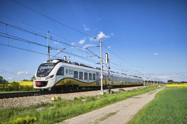 Tanie podróżowanie: Koleje Dolnośląskie przedłużają weekend majowy oraz oferują nowy bilet zintegrowany