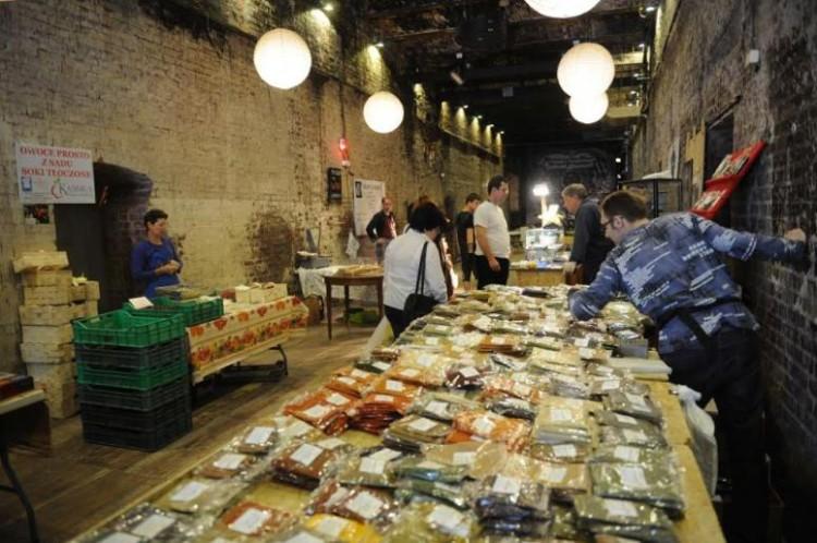 Wrocławski Bazar Smakoszy znów się przenosi. Tym razem na stałe