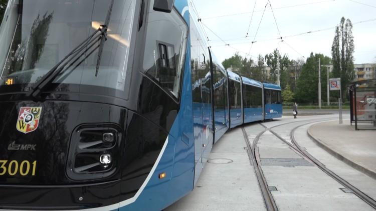 Zmiany w komunikacji. Wymiana torów przy moście Uniwersyteckim i utrudnienia na Krakowskiej