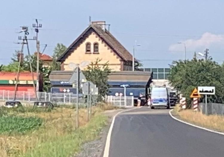 Nie żyje motocyklista po zderzeniu z pociągiem