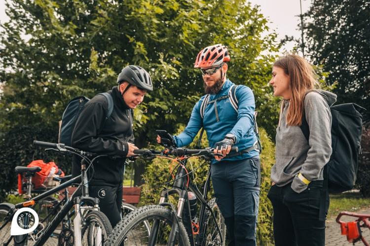 Setki ludzi zjechało rowerami Wrocław. Firmowy Rajd Rowerowy za nami
