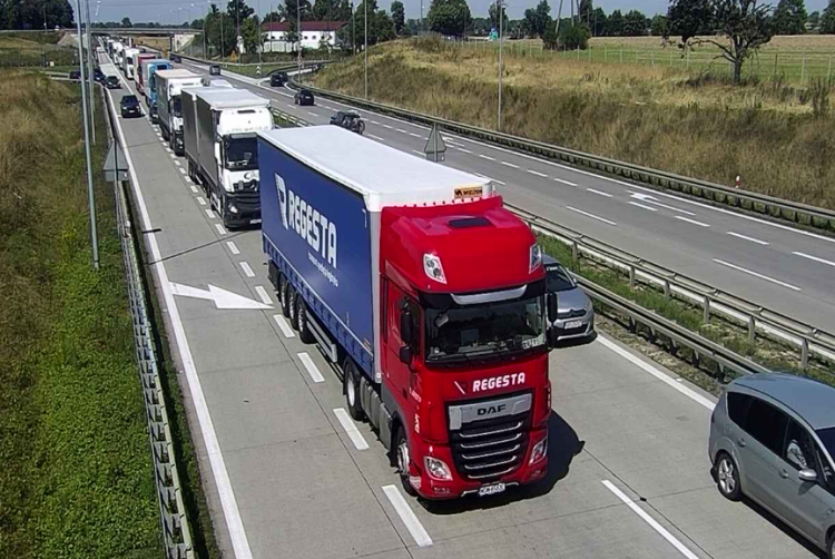 Drogowy armagedon przy dużym węźle na autostradzie A4