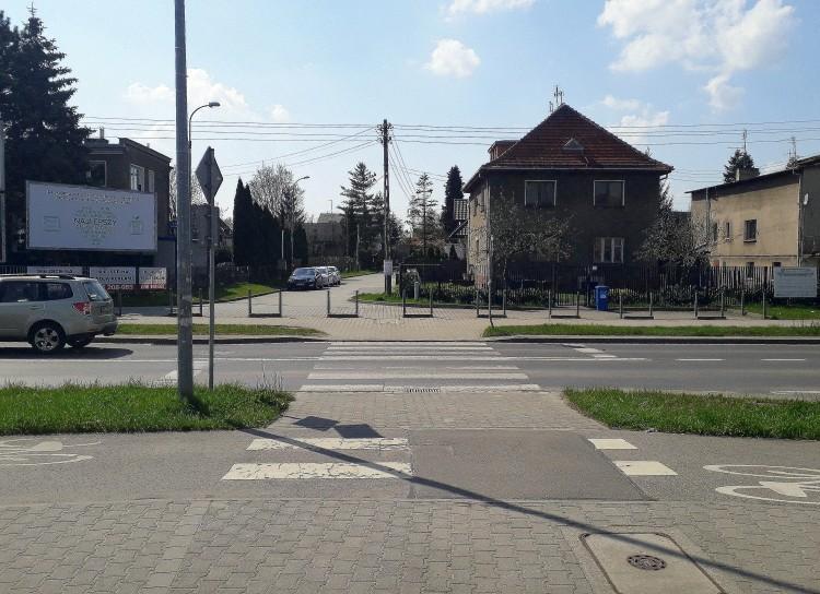 Remont ulicy na południu Wrocławia. Skorzystają piesi [ZDJĘCIA]