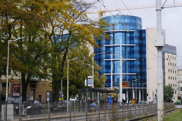 20-letni biurowiec w remoncie. Jak będzie wyglądał po modernizacji? [ZDJĘCIA]
