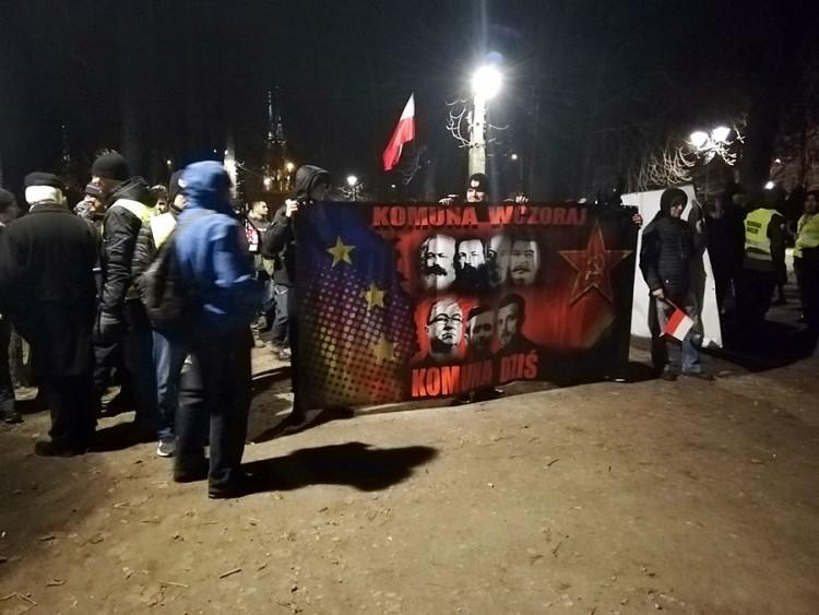 Marsz „Antykomuna” we Wrocławiu. Narodowcy: „Nie ma wolności bez Solidarności” [ZDJĘCIA]