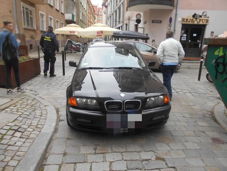 Tak parkują wrocławscy mistrzowie. Włos się jeży!