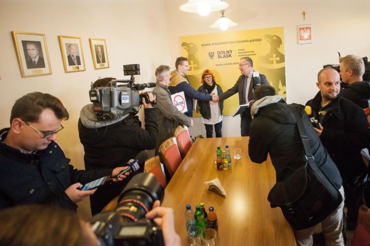 Ostatni dzień konsultacji antysmogowych. Aktywiści zebrali ponad 6 tys. podpisów poparcia dla uchwały [ZDJĘCIA]