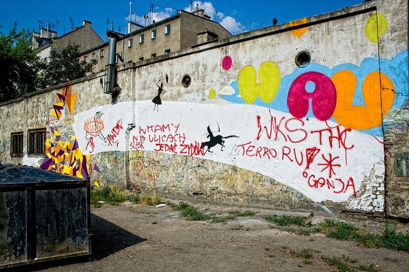 Zniszczony mural projektu DIVERCITY