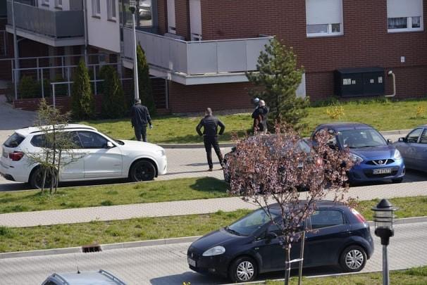 Zwłoki dwóch osób znalezione na wrocławskich przedmieściach [ZDJĘCIA]