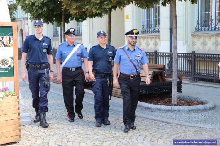Włoscy policjanci zadbają o bezpieczeństwo wrocławian [ZDJĘCIA]
