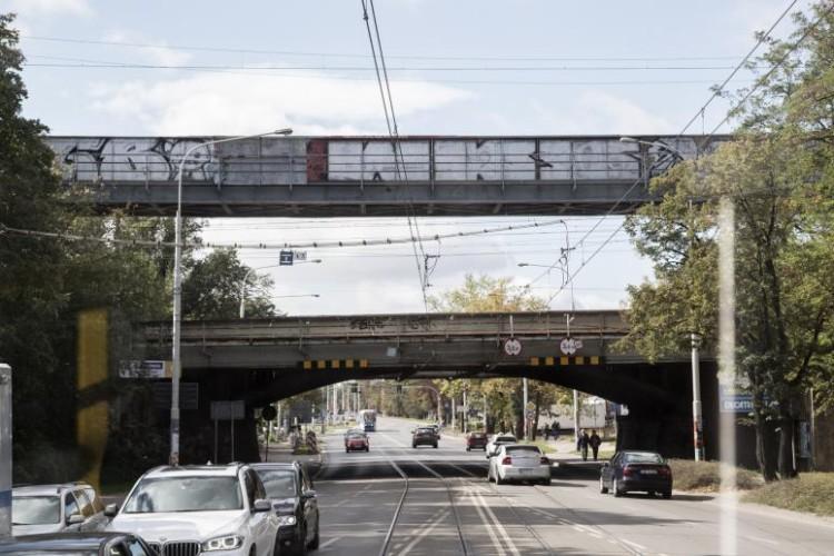 Kierowcy będą musieli oddać kolejny pas tramwajom? Znamy wyniki badań przeprowadzonych przez magistrat