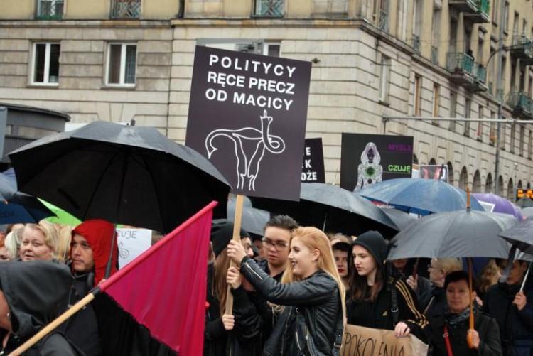 Marsz w Obronie Kobiet odwołany. Organizatorzy zapraszają na happening