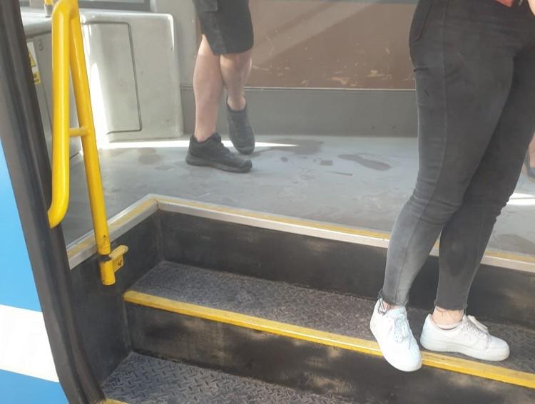 Wrocław: W tramwaju wybuchła gaśnica. Pasażerowie cali w proszku!