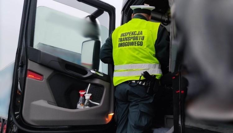 Tak inspektor od zawodowych kierowców podpowiadał im na egzaminie [NAGRANIE]