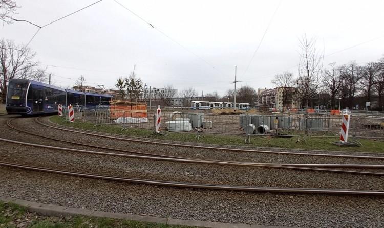 Tramwaje linii 2 i 17 zmienią trasy. Na ich pętli budują parking