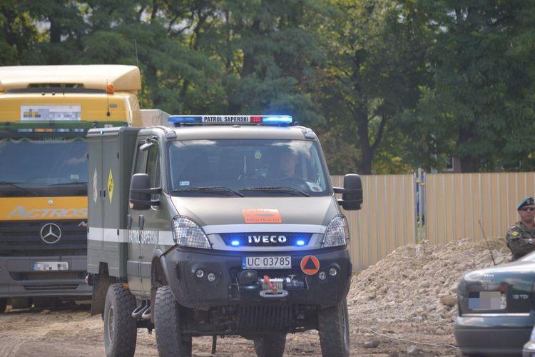 Akcja saperów przy ulicy Krakowskiej. Droga była zablokowana