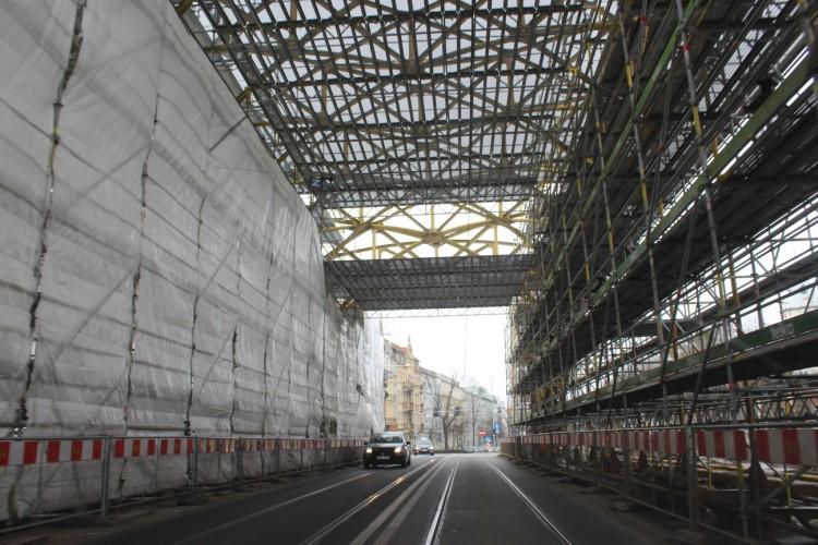 Most Zwierzyniecki zamienił się w tunel. Zobacz zdjęcia!