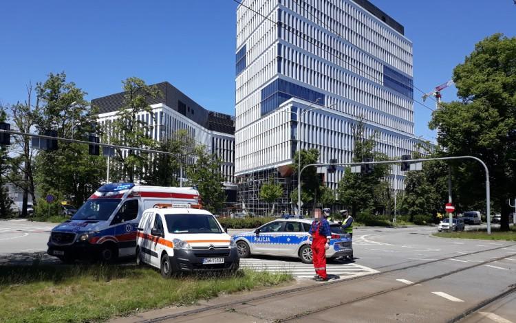 Wypadek na Powstańców Śląskich. Tramwaj potrącił pieszego