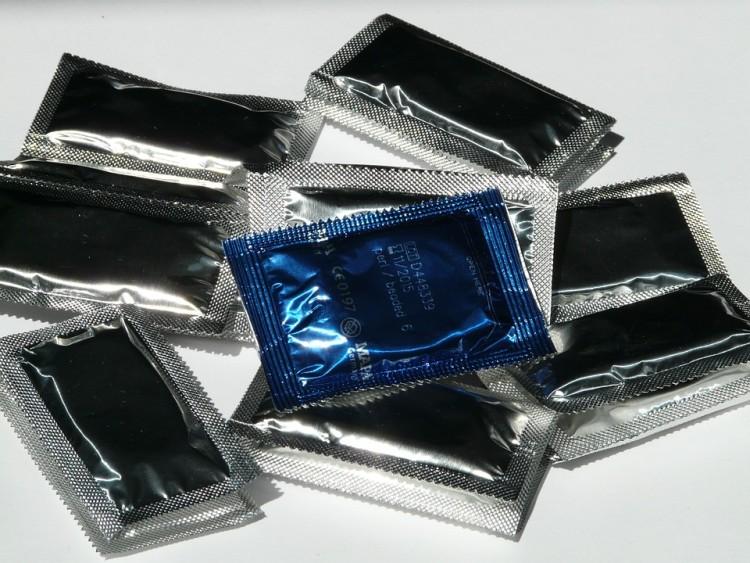 Wrocław: kandydaci na radnych będą rozdawać prezerwatywy z logiem partii