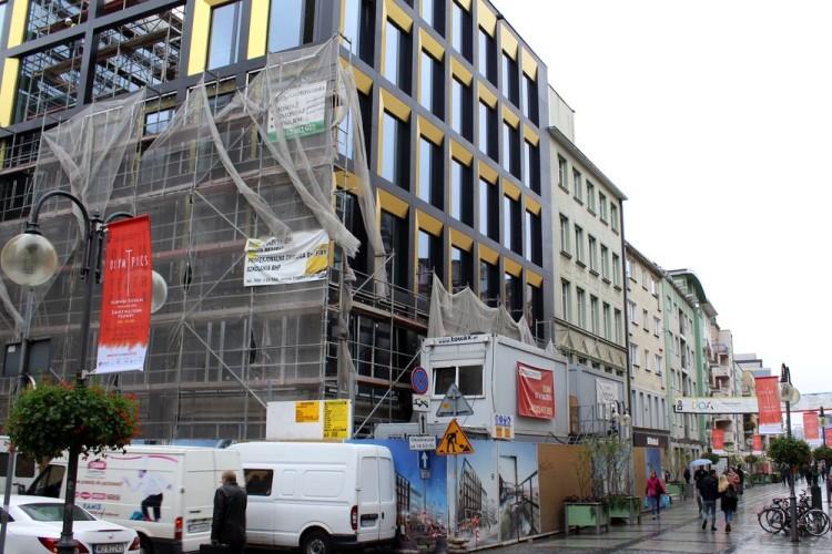 Odsłonili elewację nowego biurowca w centrum Wrocławia (ZOBACZ JAK WYGLĄDA)