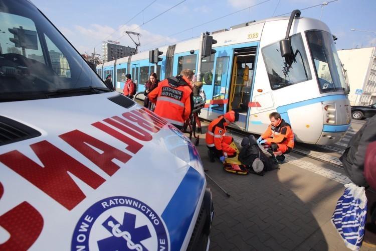 Wrocław: Nastolatek wpadł pod tramwaj na Ślężnej