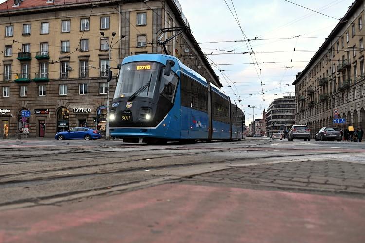 Zmiany w komunikacji na Powstańców Śląskich. Sprawdź trasy linii MPK