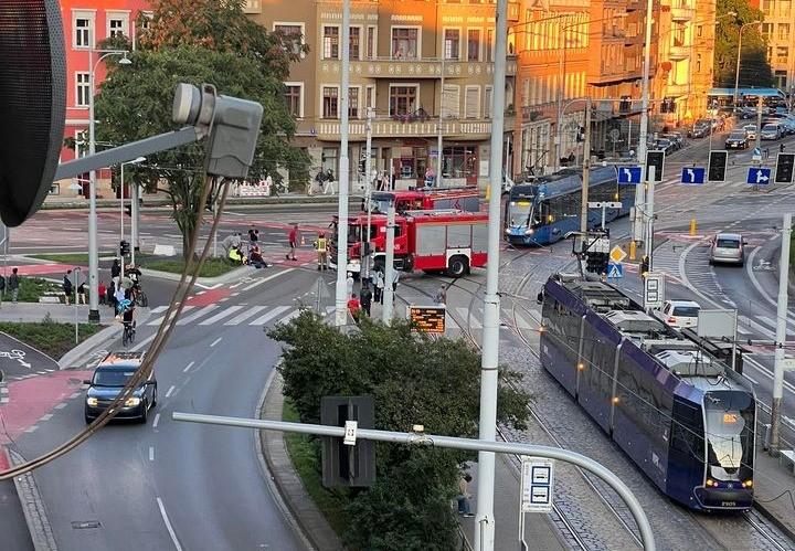 Wypadek dwóch aut w centrum Wrocławia. Poszkodowane dziecko