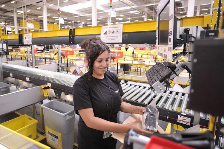 Solidarność dogadała się z Amazonem. Będzie lokal i służbowe telefony dla związkowców