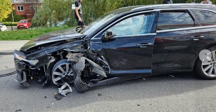 Wypadek na Jagodnie. Zderzyły się dwa samochody osobowe