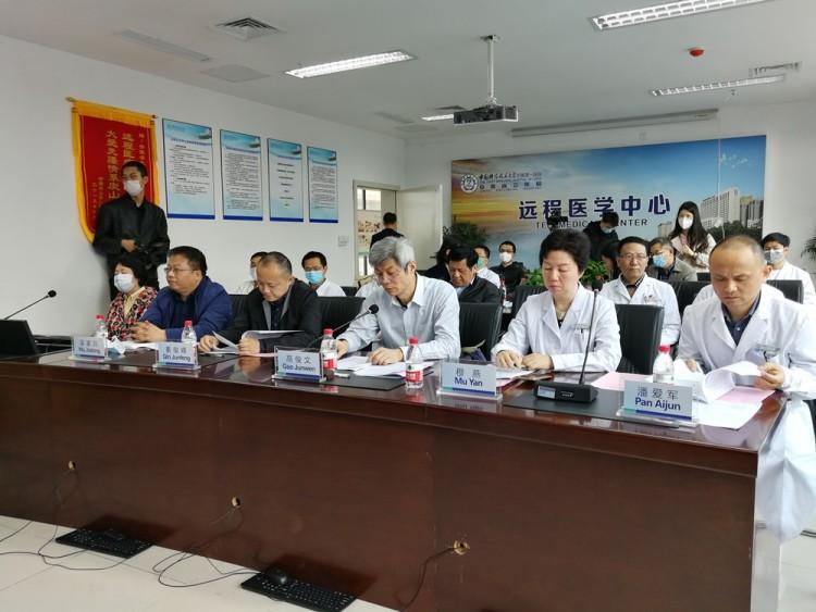 Lekarze z chińskiej prowincji Anhui radzą, jak pokonać epidemię koronawirusa