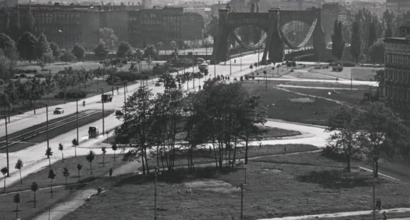 Plac Grunwaldzki 50 lat temu. Puste ulice i mnóstwo zieleni! Ależ tu się zmieniło!