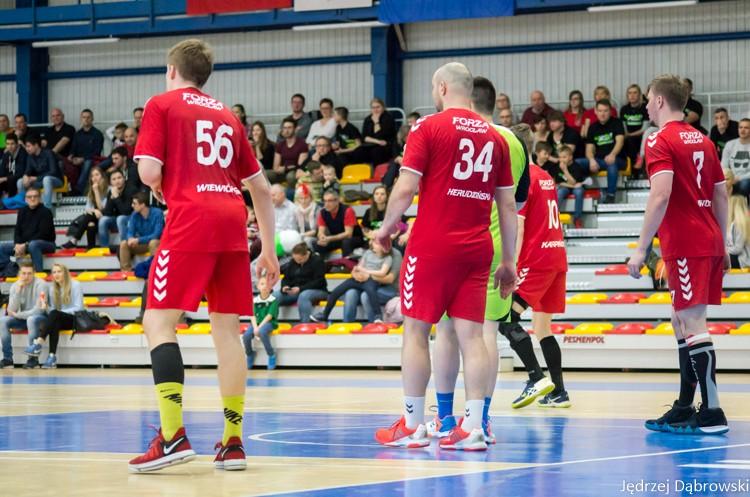 Piłka ręczna. Forza strącona z fotela lidera, szczęśliwe zwycięstwo Śląska