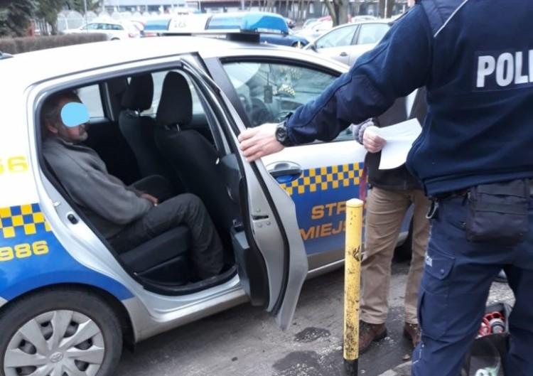 Złodziej zaworów z Chorwackiej wpadł w ręce strażniczek