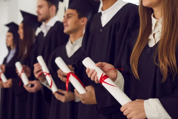 Podatniku z Wrocławia! Za ich dyplomy MBA z Collegium Humanum zapłaciłeś [OFICJALNA LISTA]