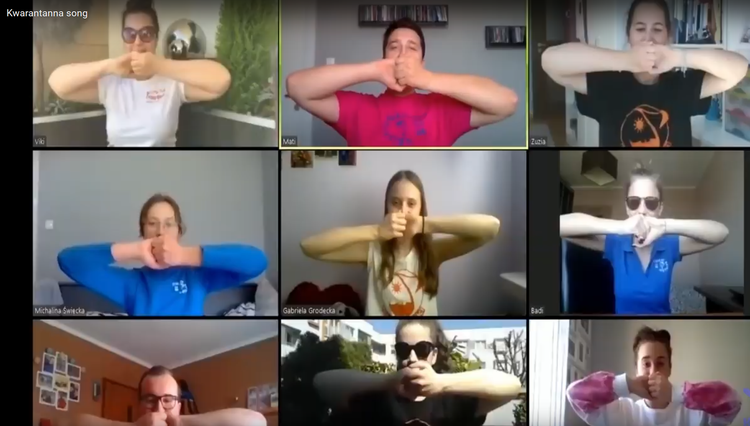 „Wirusie, daj nam spokój, nie chcemy cię tu!”. KrzyKaśki nagrały piosenkę o kwarantannie [WIDEO]