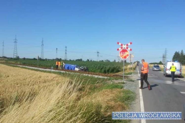 Śmiertelny wypadek na przejeździe kolejowym pod Wrocławiem