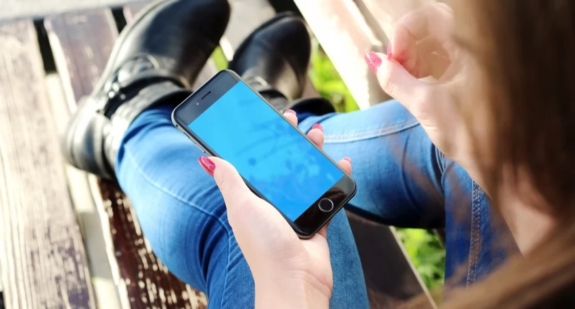 Niemoralny czyn dwóch wrocławskich nastolatek. W telefonie było słychać przerażający płacz