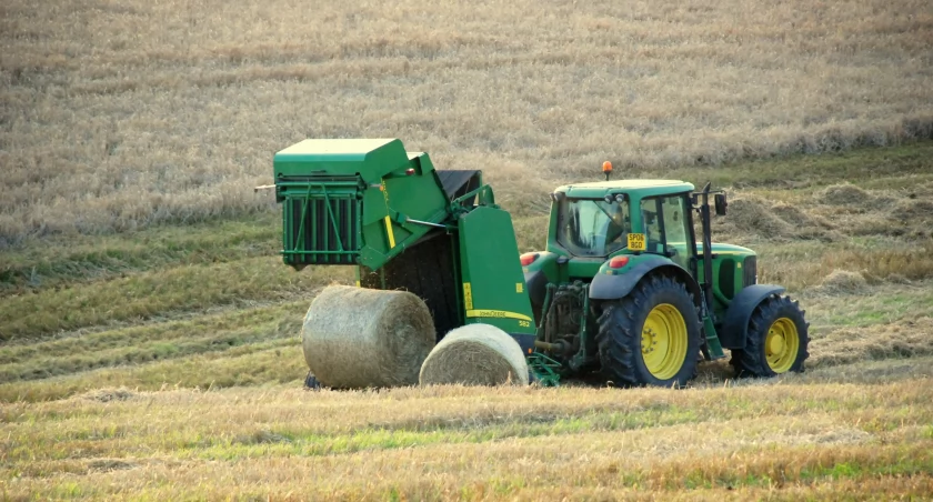 Prasy John Deere – jaka jest ich szybkość i wydajność?