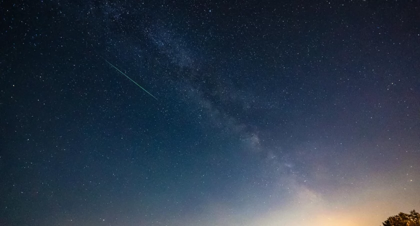Deszcz meteorów nad Polską. Niebo rozświetlą geminidy 