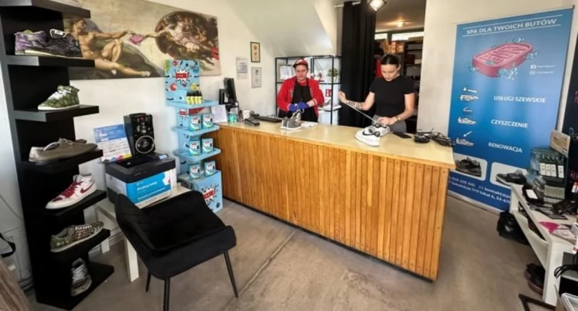 Kultowe Pucybuty z Wrocławia kończą działalność. Spa dla butów straciło klientów