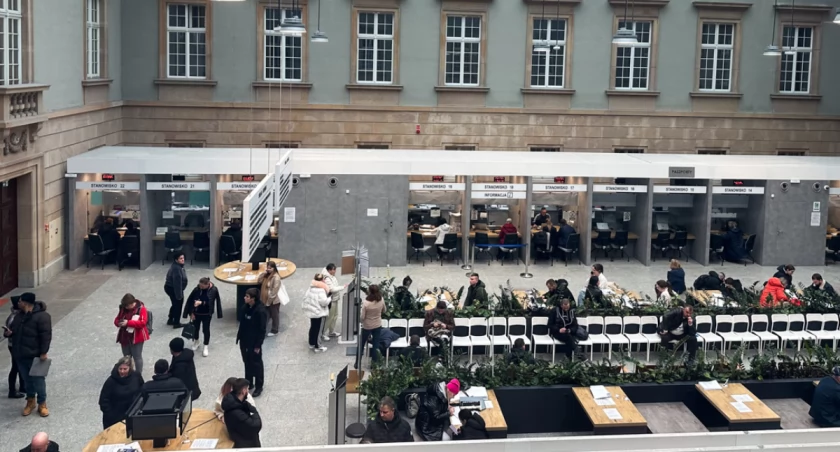 Paszport we Wrocławiu już bez kolejki. Nawet w 10 minut!