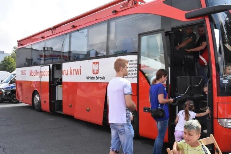 Oddaj krew, uratuj życie. Mobilny autokar stanie wkrótce we Wrocławiu